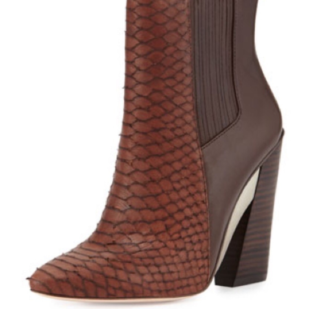 Like new BCBGMAXAZRIA Metlid Pointy-Toe Bootie